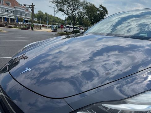 Used 2023 Tesla Model Y Long Range AWD/4WD image 13