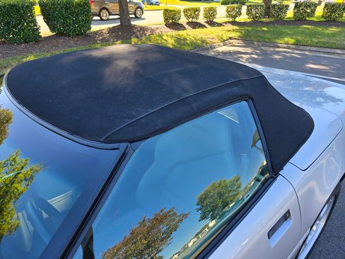 Used 1996 Chevrolet Corvette Convertible RWD image 11