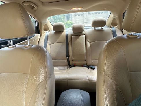 Used 2012 Hyundai Sonata Limited w/ Navigation Pkg FWD image 4