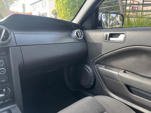 Used 2008 Ford Mustang Coupe RWD image 17