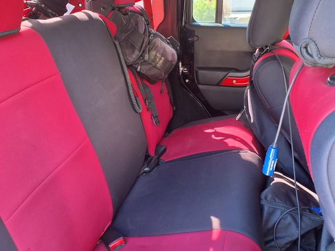 Used 2012 Jeep Wrangler Unlimited Sport image 14