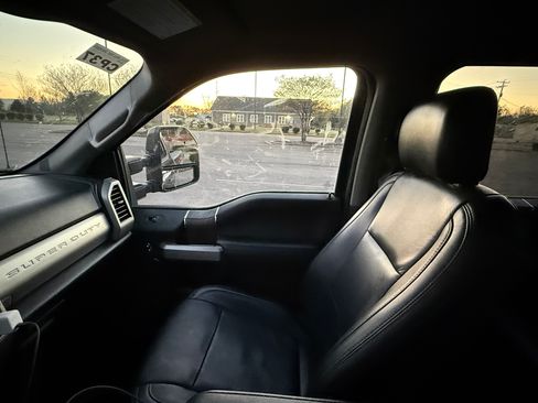 Used 2019 Ford F250 Lariat w/ Lariat Value Package image 6