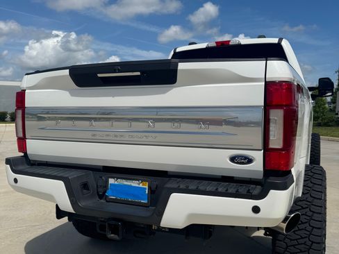 Used 2021 Ford F250 Platinum w/ FX4 Off-Road Package AWD/4WD image 4