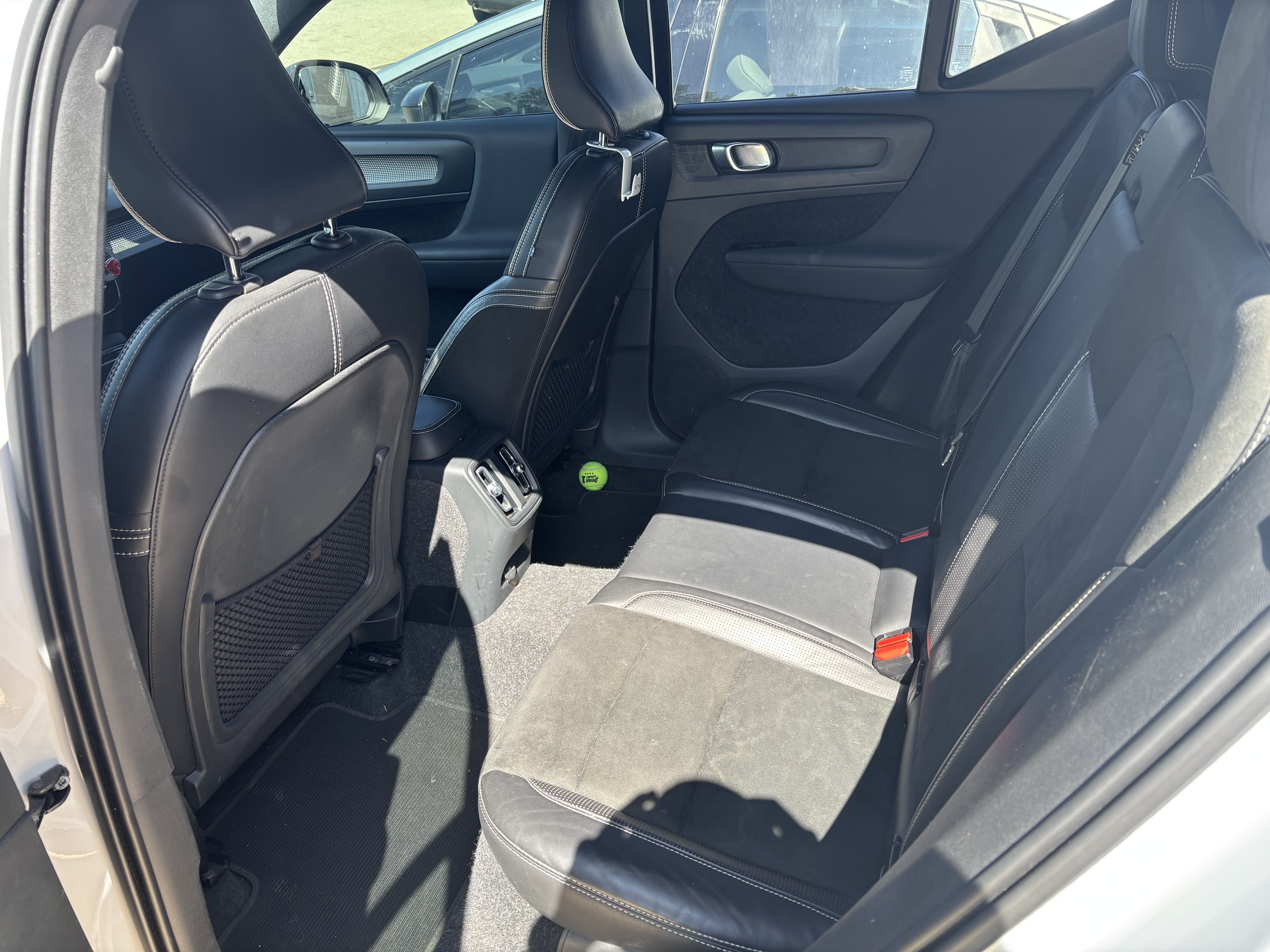 Used 2021 Volvo XC40 P8 Recharge AWD/4WD image 10