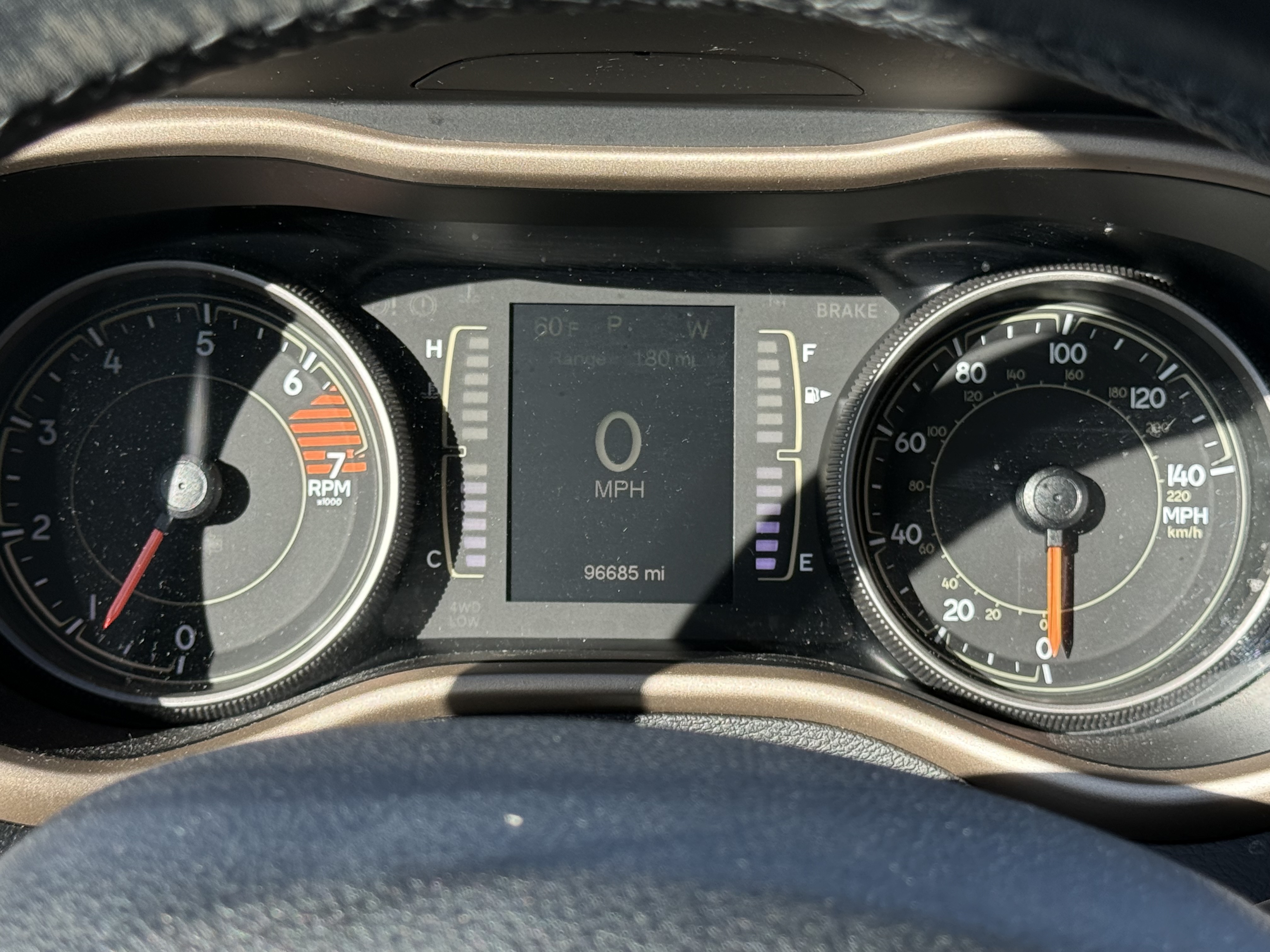 Used 2018 Jeep Cherokee Latitude w/ Altitude Package FWD image 20