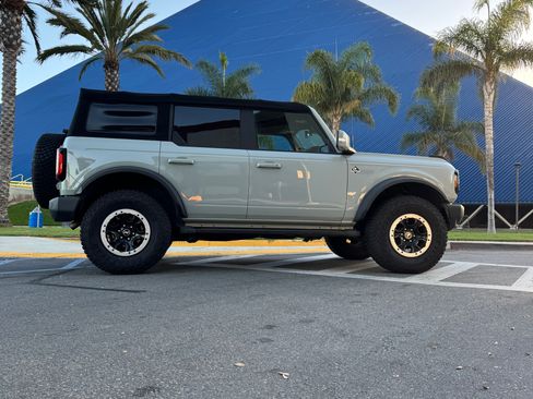 Used 2022 Ford Bronco Outer Banks w/ Sasquatch Package image 8