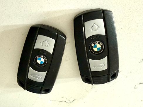 Used 2008 BMW 650i Convertible image 32