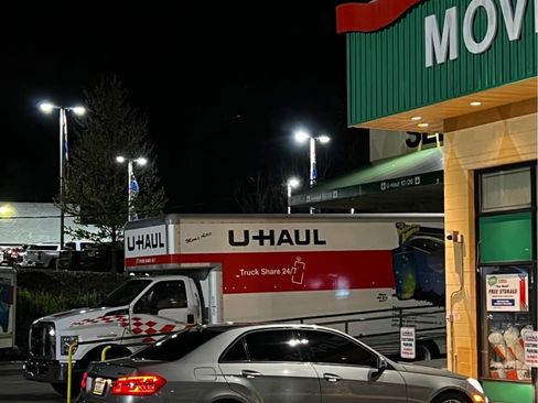 Used 2011 Mercedes-Benz E 550 4MATIC Sedan image 12