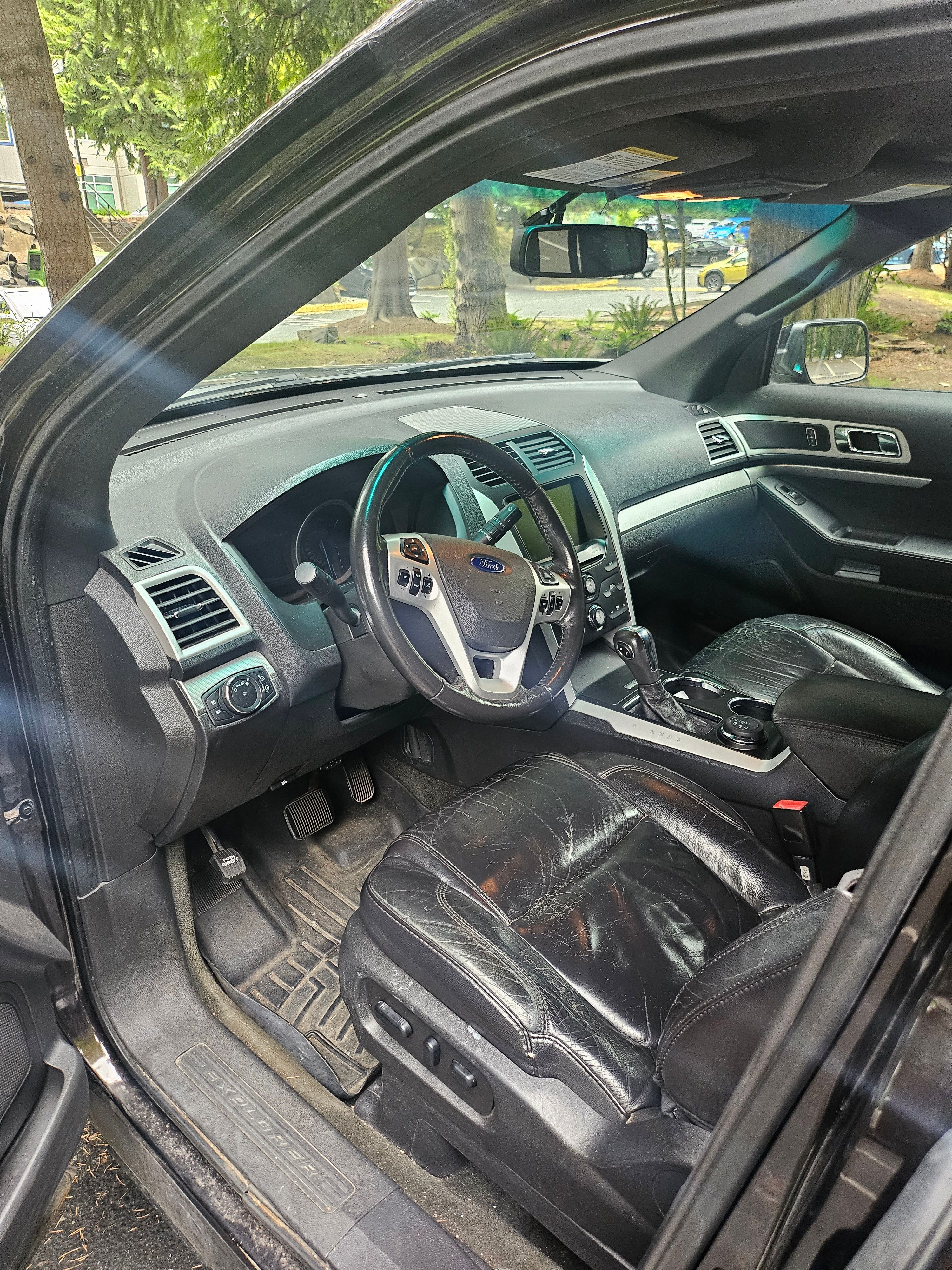 Used 2013 Ford Explorer XLT AWD/4WD image 10