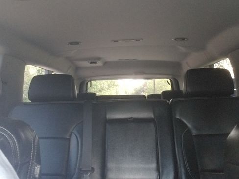 Used 2018 Chevrolet Suburban LS image 8