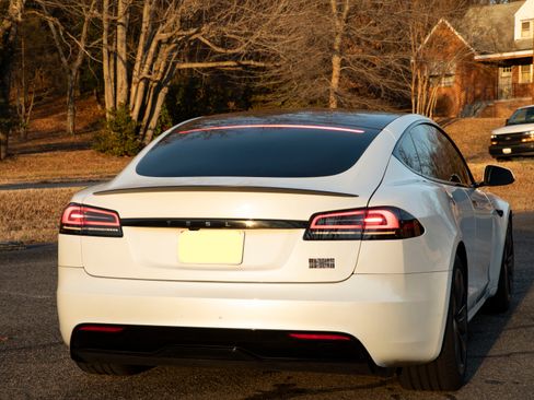 Used 2023 Tesla Model S Plaid image 16