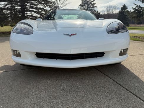Used 2012 Chevrolet Corvette Convertible w/ 4LT Preferred Equipment Group RWD image 9