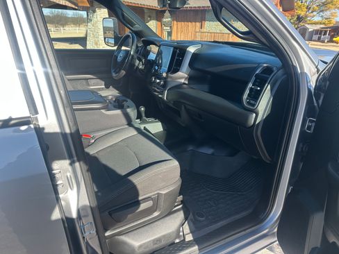 Used 2022 RAM 3500 Tradesman image 12