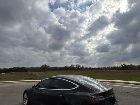 Used 2019 Tesla Model 3 Long Range image 2