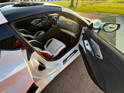 Used 2023 Chevrolet Corvette Stingray Premium Cpe w/ Z51 Performance Package RWD image 20