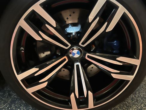 Used 2018 BMW M6 Convertible image 22