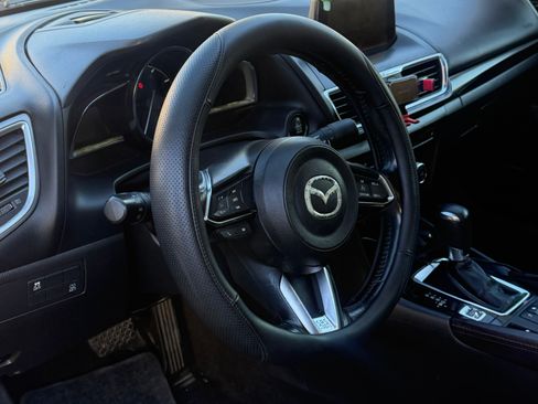 Used 2017 MAZDA MAZDA3 Grand Touring image 6