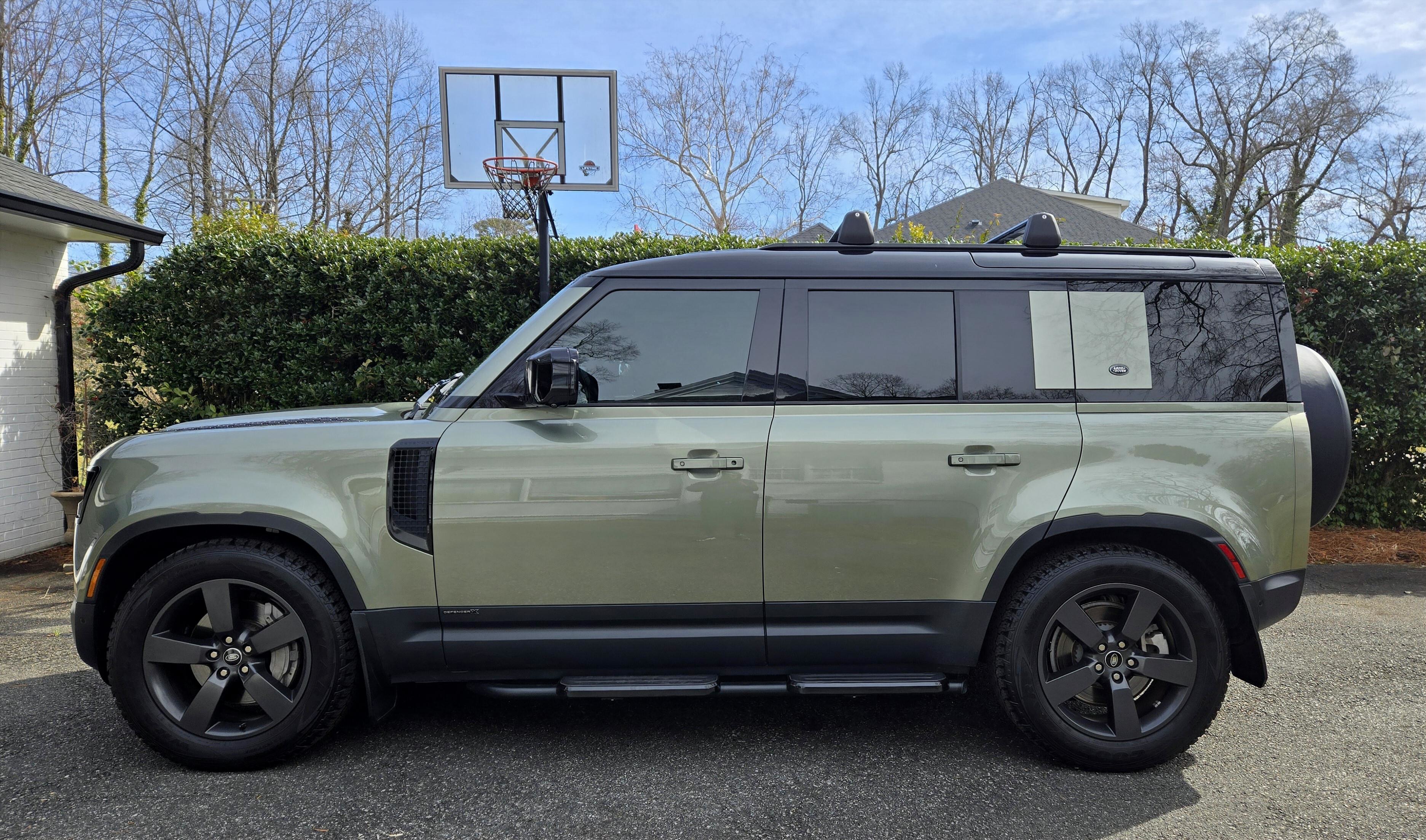 Used 2021 Land Rover Defender 110 SE AWD/4WD image 8