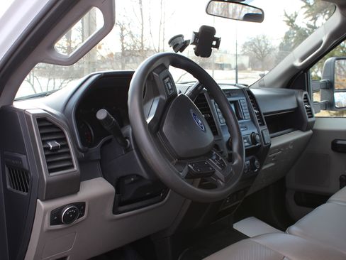 Used 2022 Ford F250 XL image 12