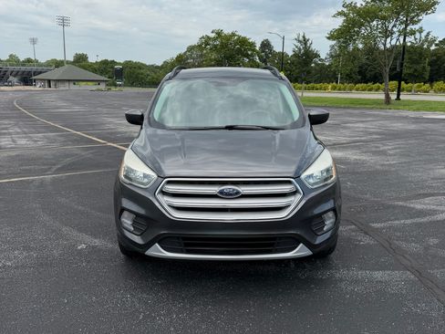 Used 2018 Ford Escape SE FWD image 4