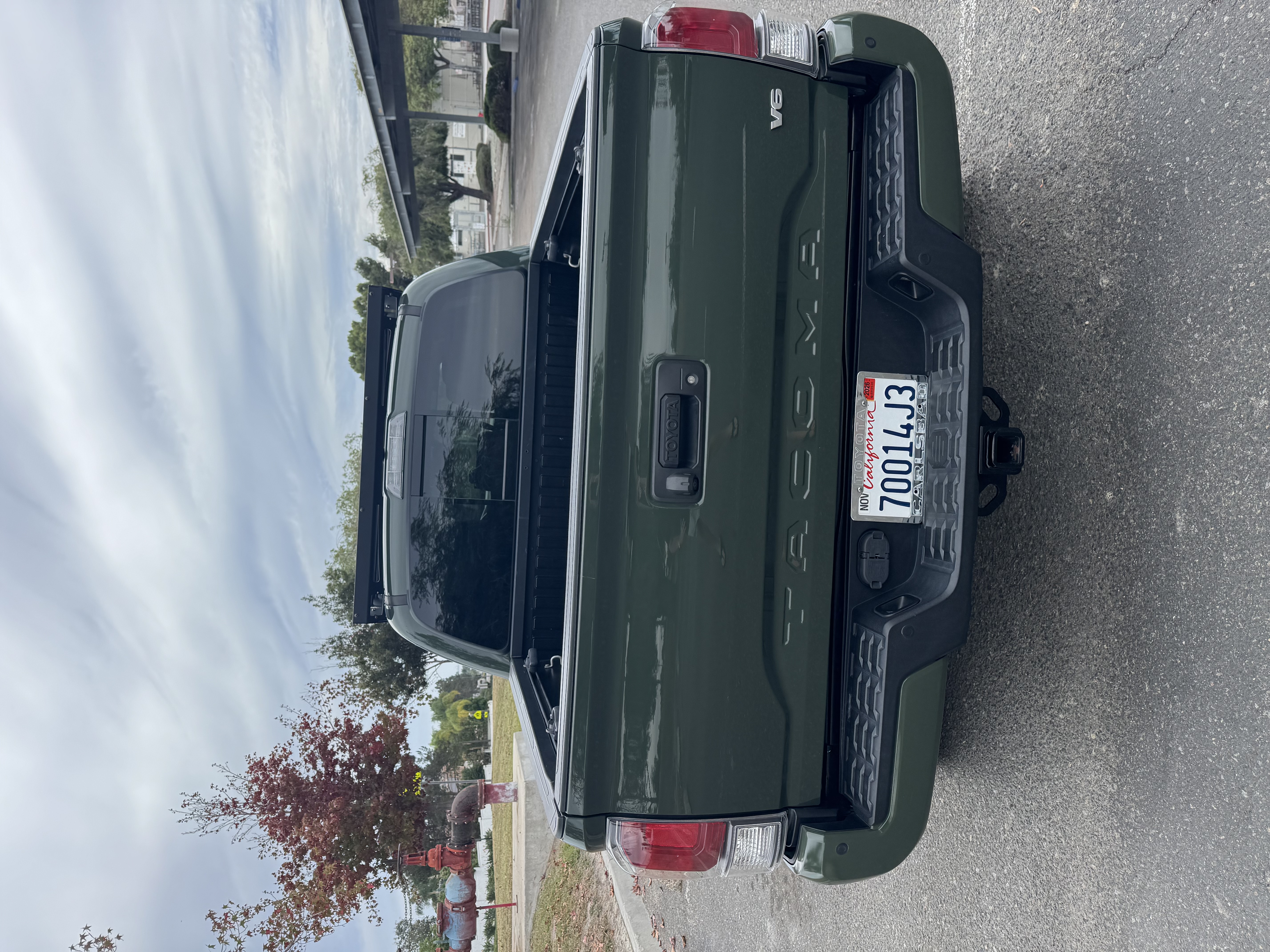 Used 2022 Toyota Tacoma TRD Off-Road w/ TRD Premium Off Road Package AWD/4WD image 9