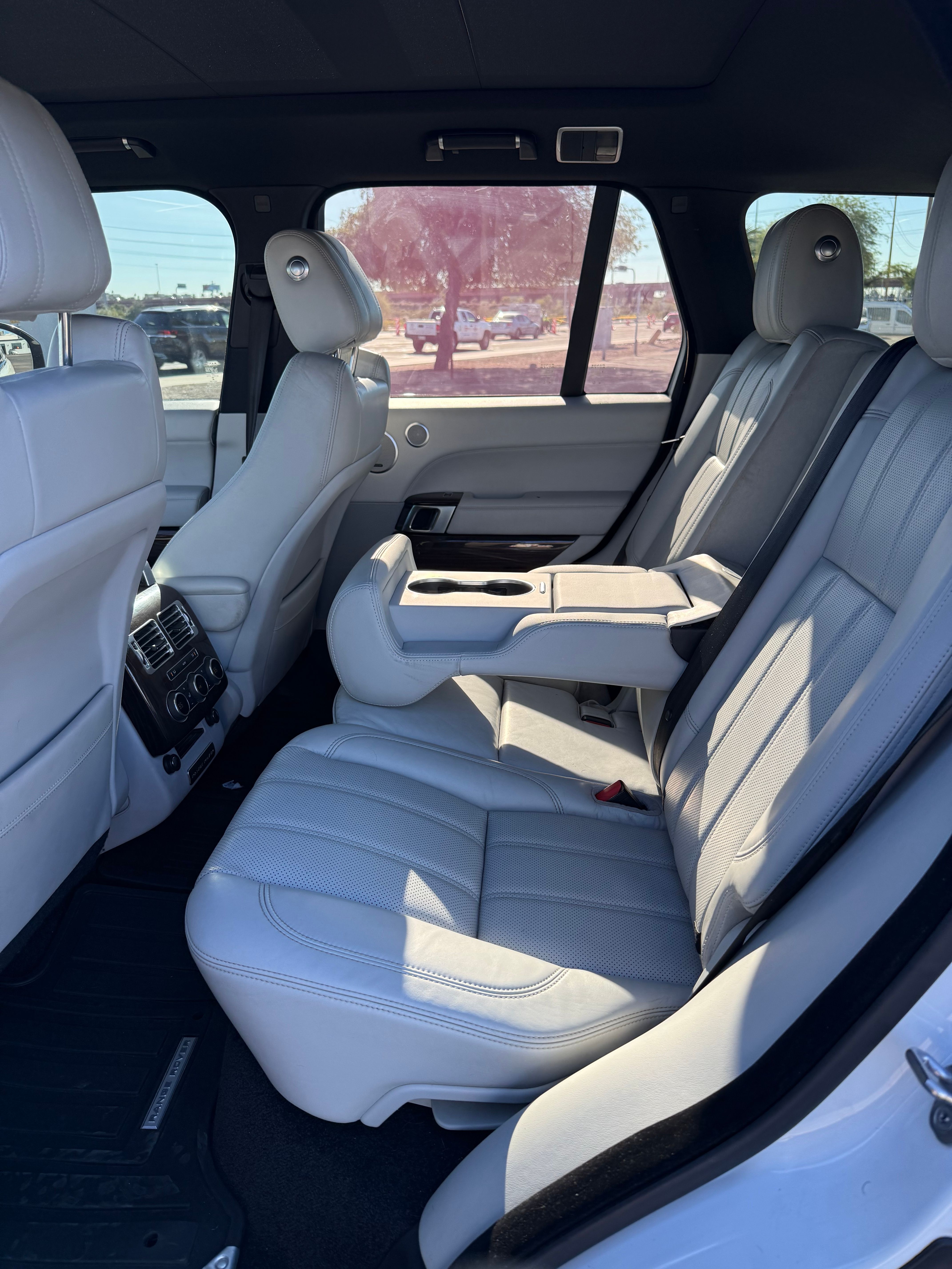 Used 2016 Land Rover Range Rover Supercharged AWD/4WD image 6