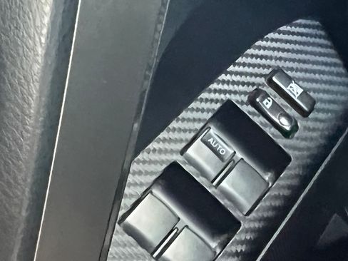 Used 2015 Toyota RAV4 LE FWD image 15