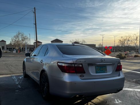 Used 2007 Lexus LS 460 image 4