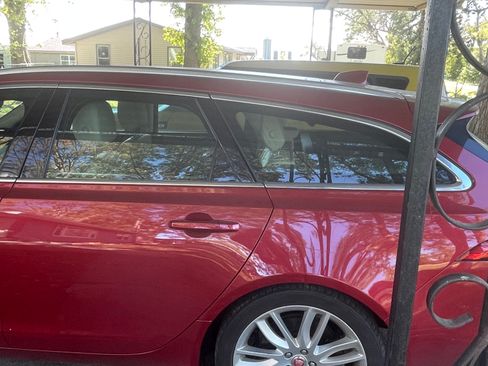 Used 2020 Jaguar XF Prestige image 20