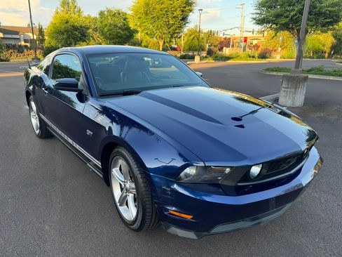 Used 2010 Ford Mustang GT Premium RWD image 4