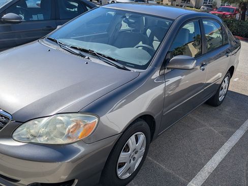 Used 2007 Toyota Corolla LE image 2