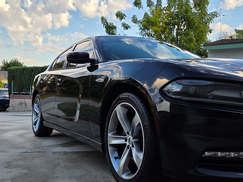 Used 2016 Dodge Charger SXT w/ Plus Group image 4