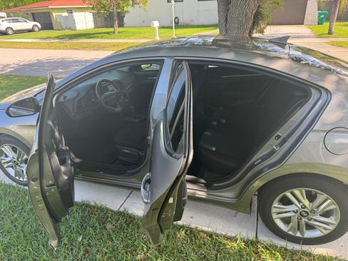 Used 2020 Hyundai Elantra Value Edition w/ Cargo Package (C1) image 9