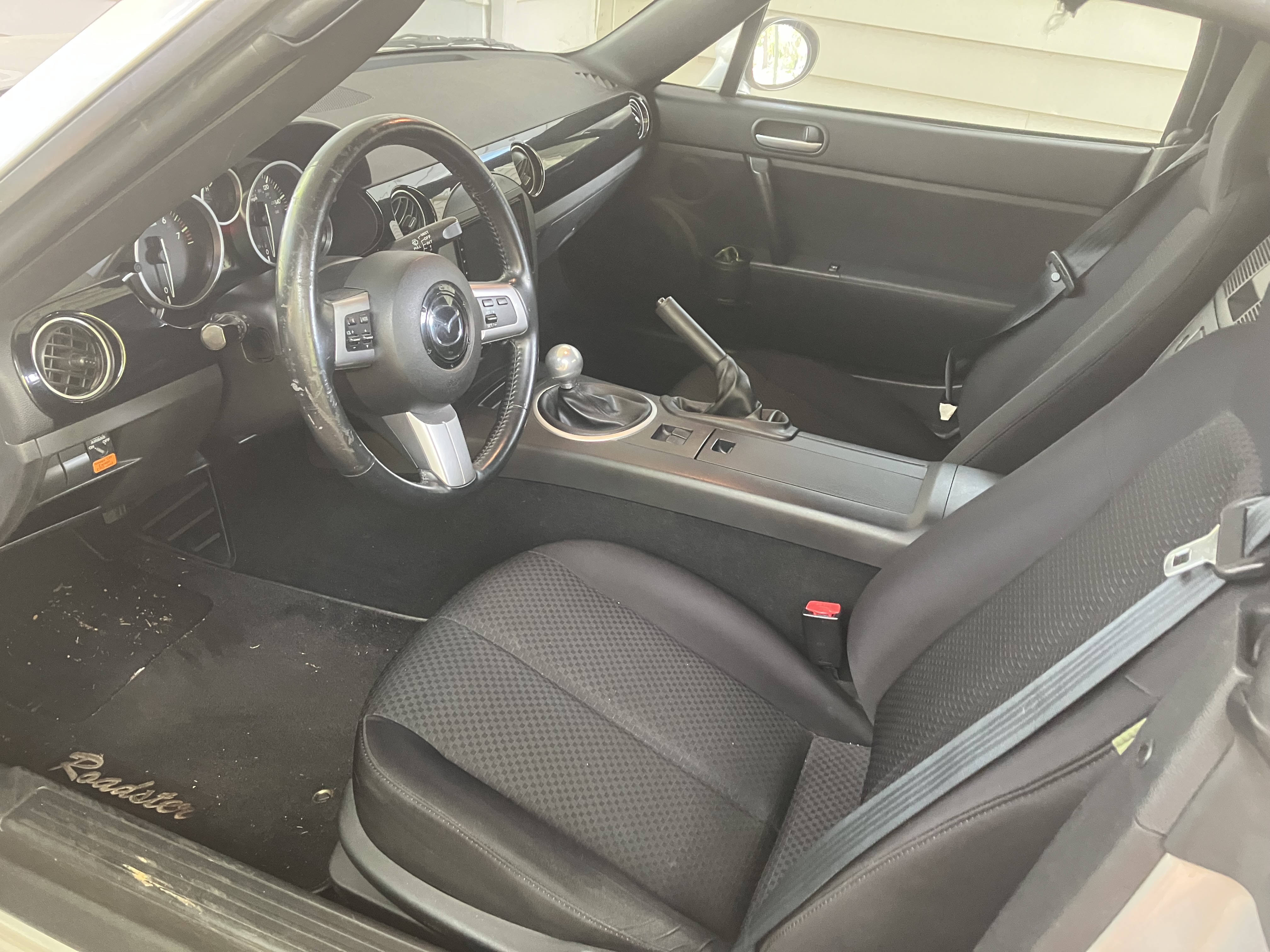 Used 2006 MAZDA MX-5 Miata Touring RWD image 5