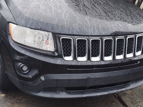 Used 2013 Jeep Compass Latitude image 1