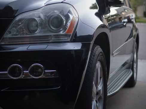 Used 2011 Mercedes-Benz GL 450 4MATIC image 10