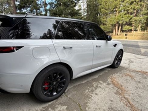 Used 2023 Land Rover Range Rover Sport SE Dynamic image 12