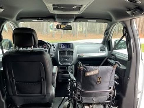 Used 2018 Dodge Grand Caravan GT image 9