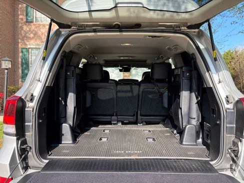 Used 2016 Toyota Land Cruiser image 15