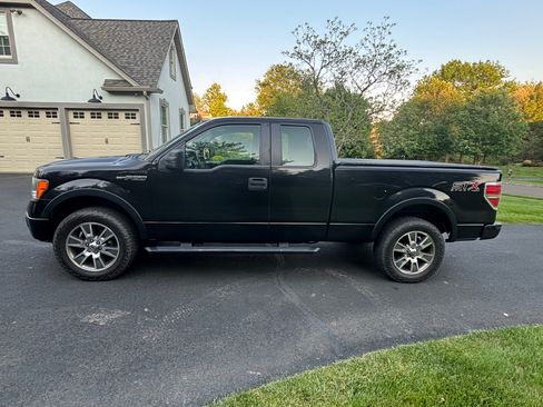 Used 2014 Ford F150 STX w/ Equipment Group 201A Mid AWD/4WD image 2