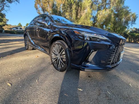 Used 2023 Lexus RX 350 FWD image 2