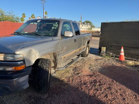 Used 2001 Chevrolet Silverado 1500 LS w/ Off-Road Chassis Pkg AWD/4WD image 5