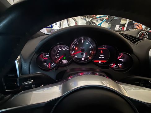 Used 2017 Porsche Cayenne S image 10