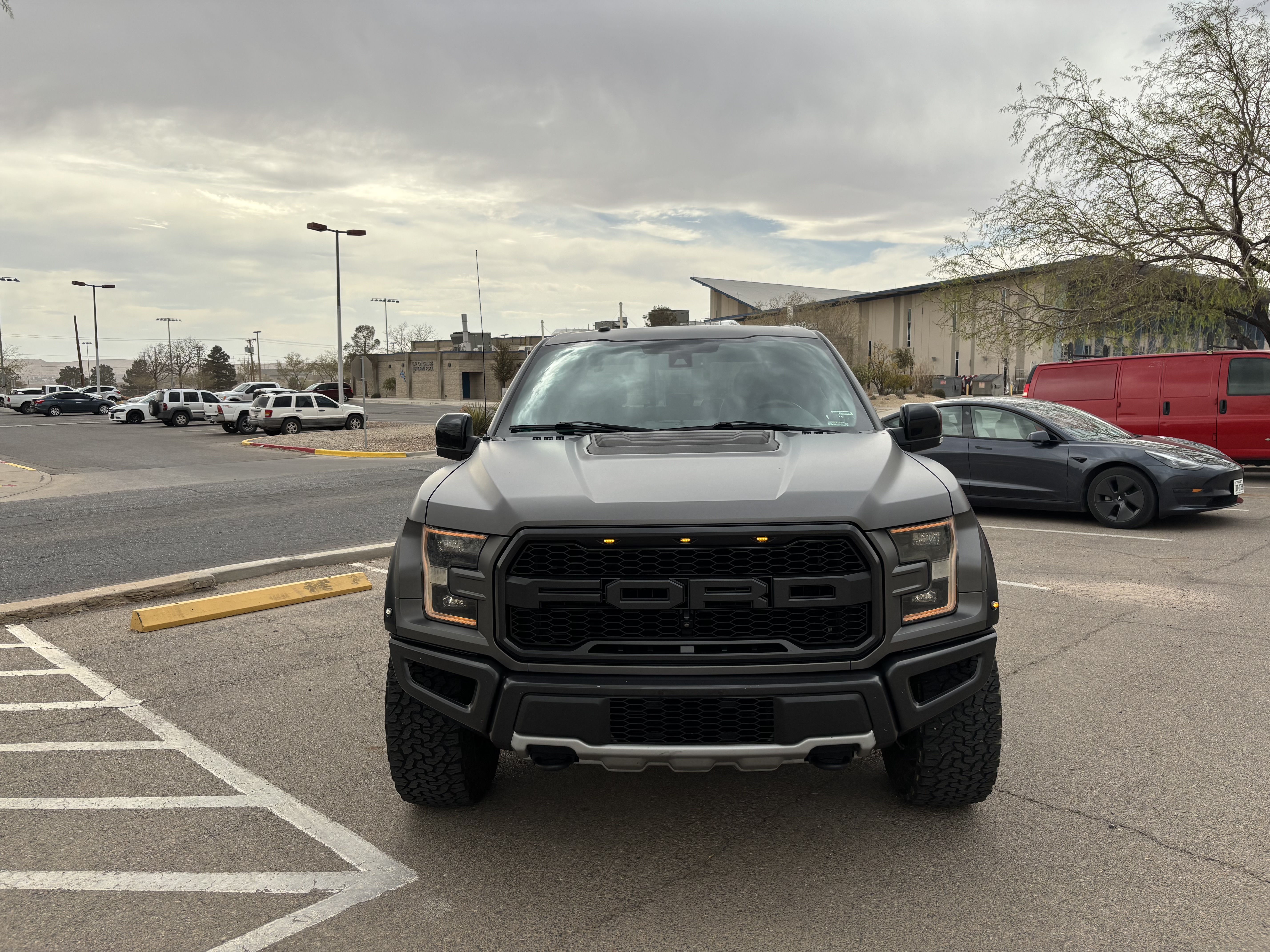 Used 2018 Ford F150 Raptor w/ Equipment Group 802A Luxury AWD/4WD image 1