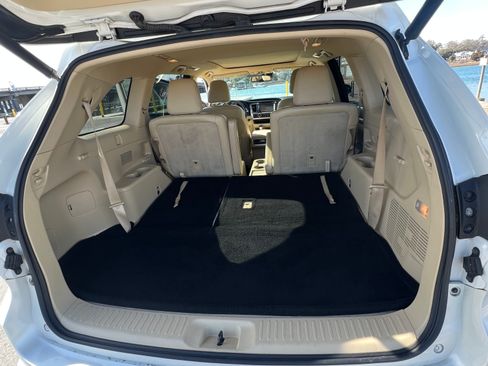 Used 2015 Toyota Highlander Limited Platinum image 10
