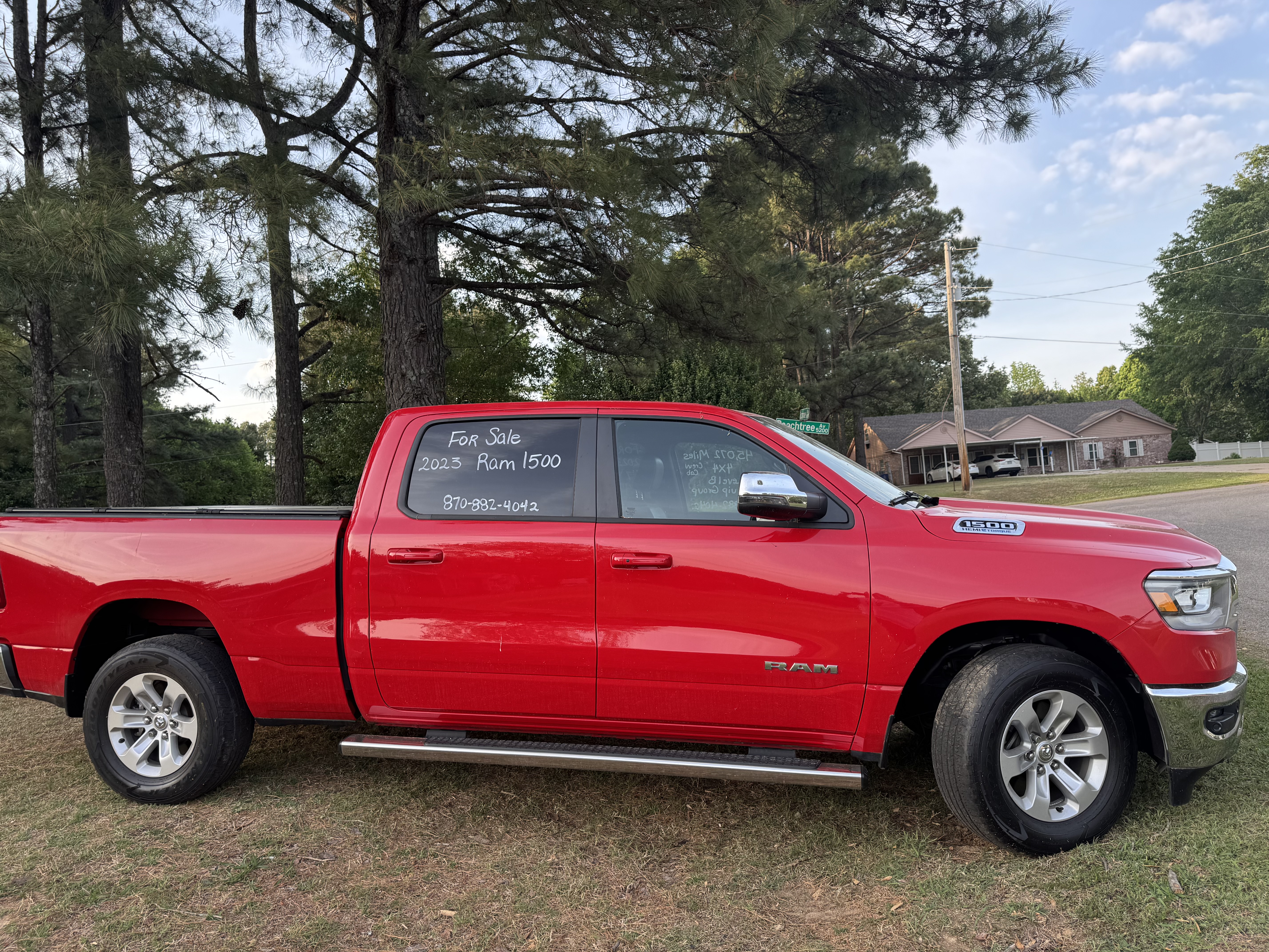 Used 2023 RAM 1500 Laramie AWD/4WD image 2