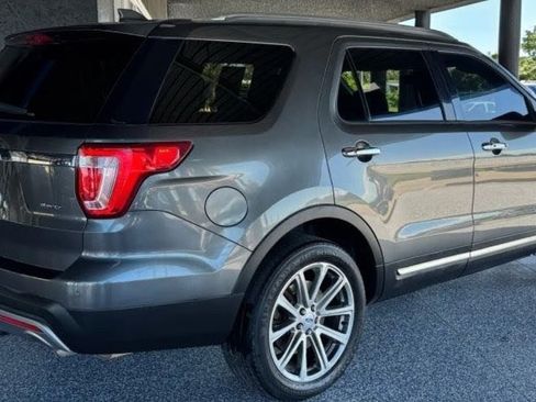 Used 2017 Ford Explorer Limited image 13