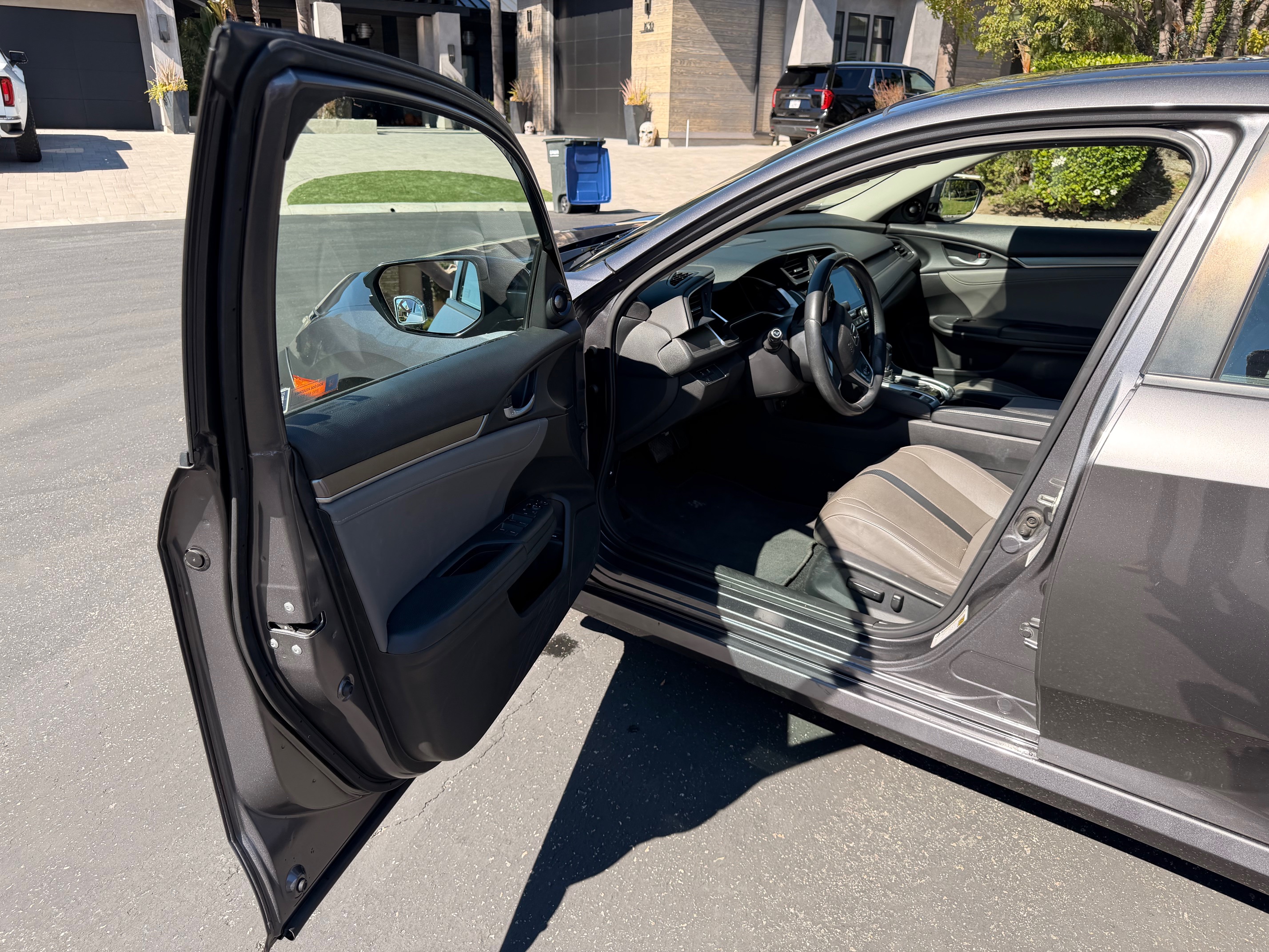 Used 2017 Honda Civic Touring image 11