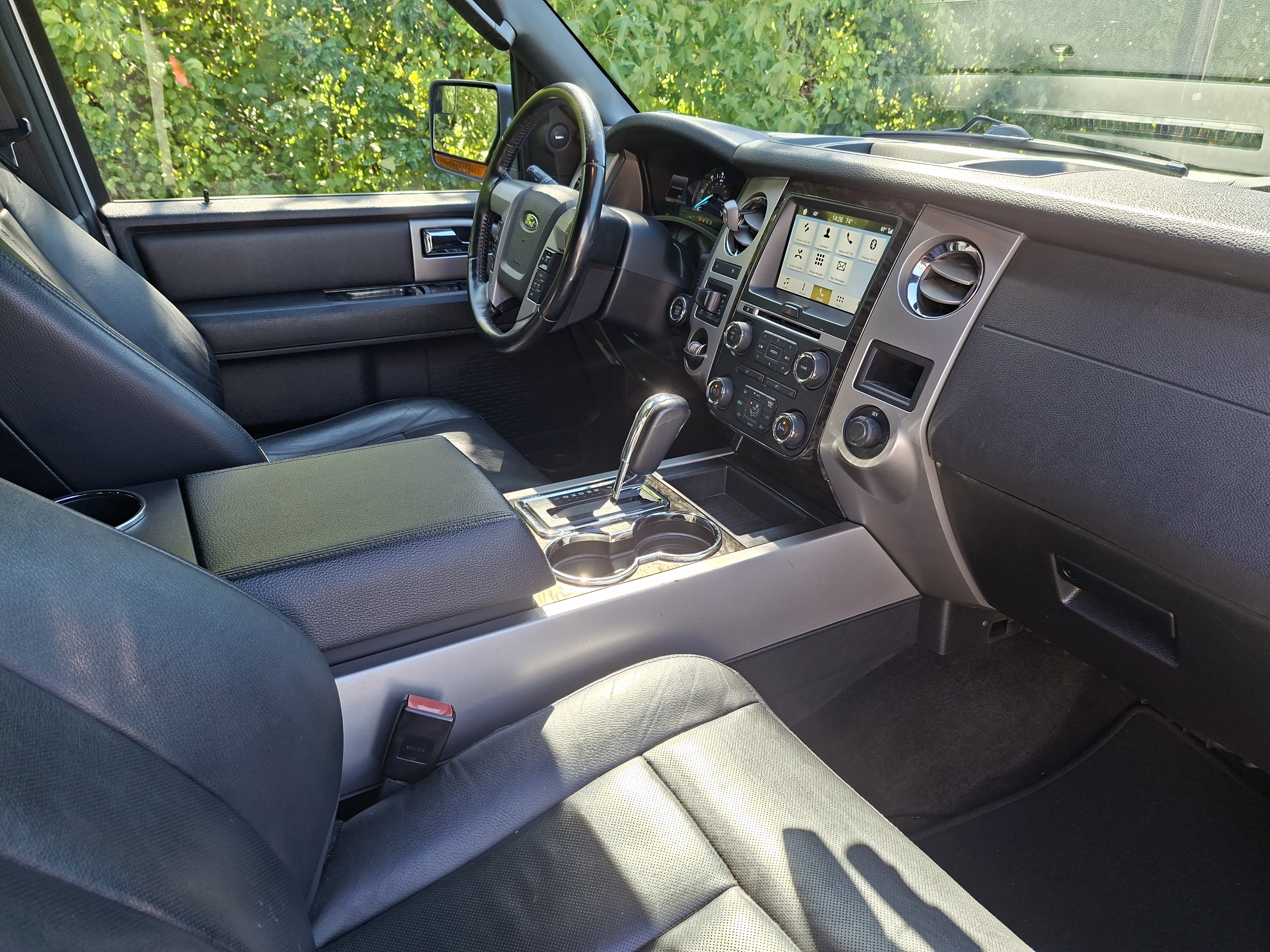 Used 2016 Ford Expedition Limited RWD image 9