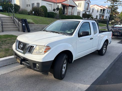 Used 2013 Nissan Frontier S w/ S Preferred Pkg image 1